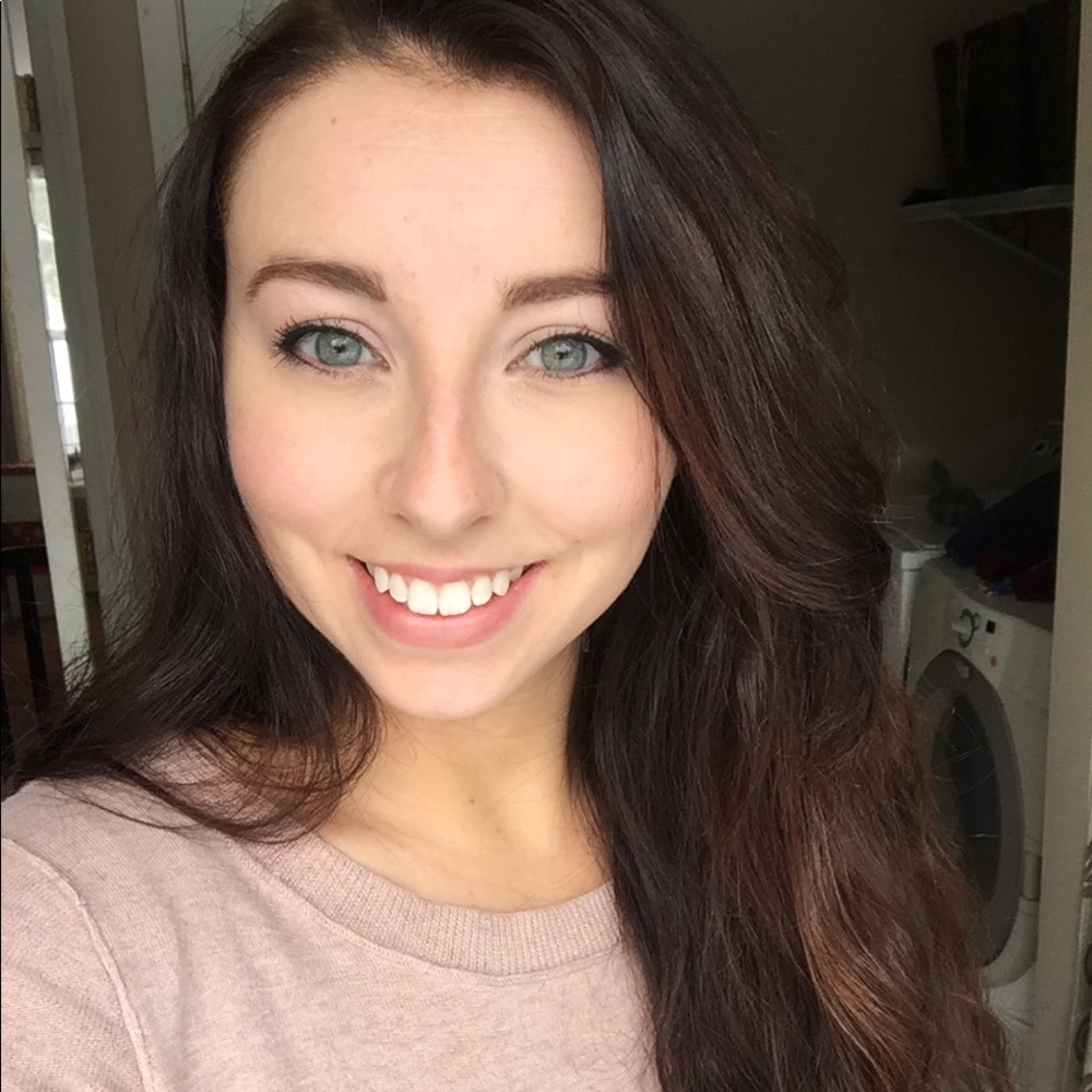 Meet your Posher, Olivia